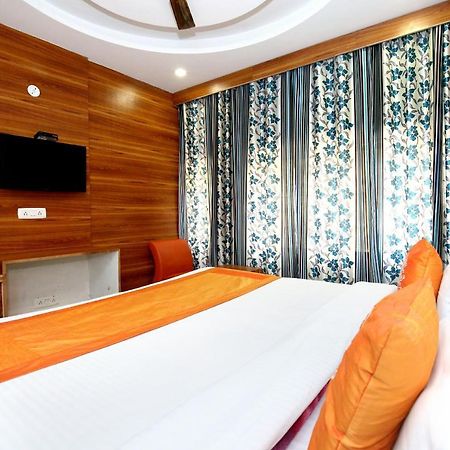 Oyo 8622 Hotel Grand Inn Chandīgarh Exteriör bild