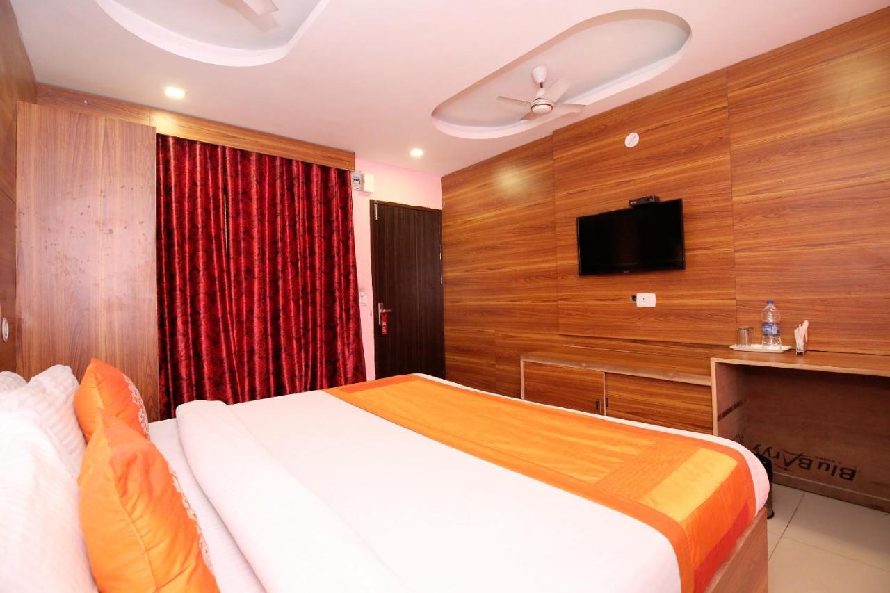 Oyo 8622 Hotel Grand Inn Chandīgarh Exteriör bild