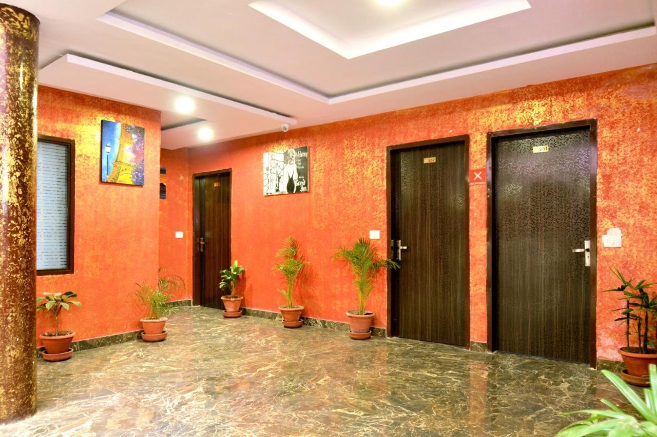 Oyo 8622 Hotel Grand Inn Chandīgarh Exteriör bild